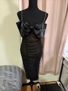 ✔️Fashion Nova Black Ruched Midi Dress with Satin Bow